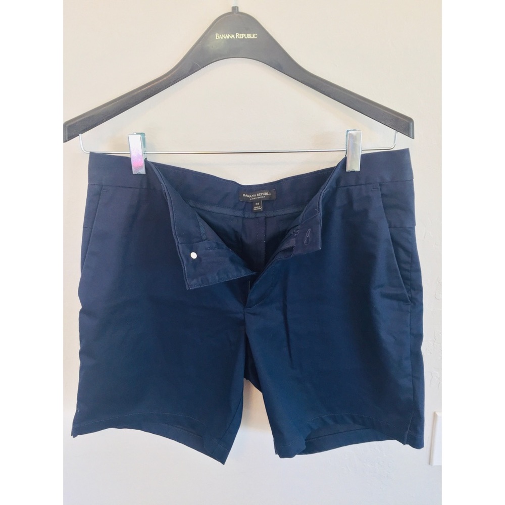 ⭐️NWOT BANANA REPUBLIC SHORTS - SLIM FIT⭐️